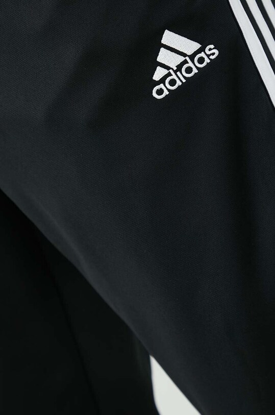 Спортивный костюм adidas IC6747