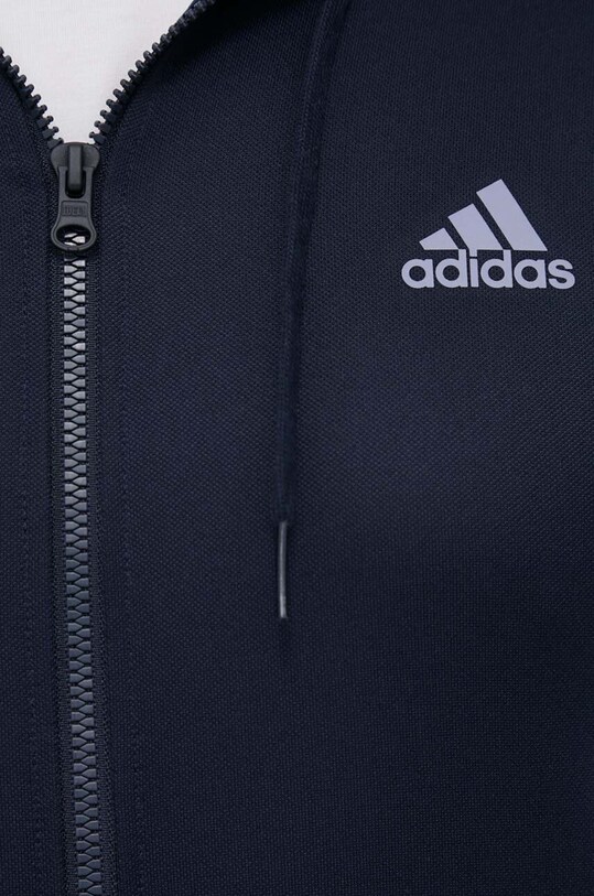 Спортивний костюм adidas IC6769