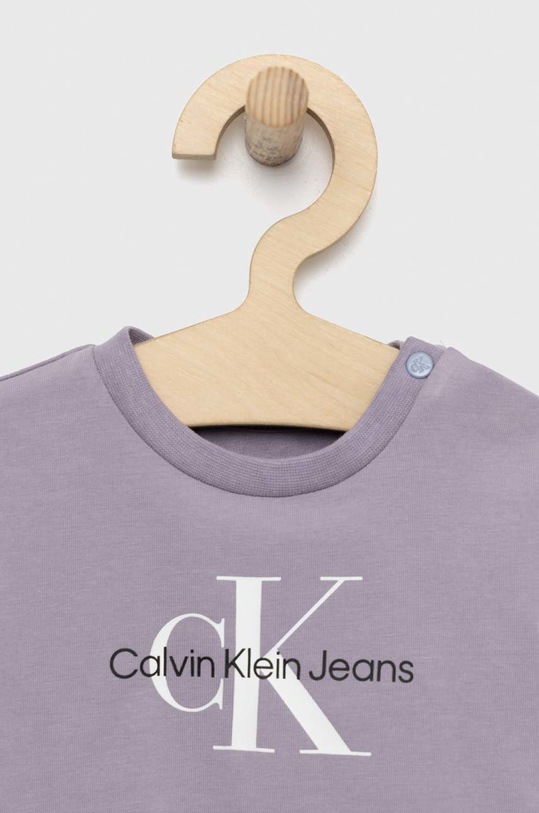 Chłopiec Calvin Klein Jeans longsleeve dziecięcy IN0IN00005.PPYX fioletowy