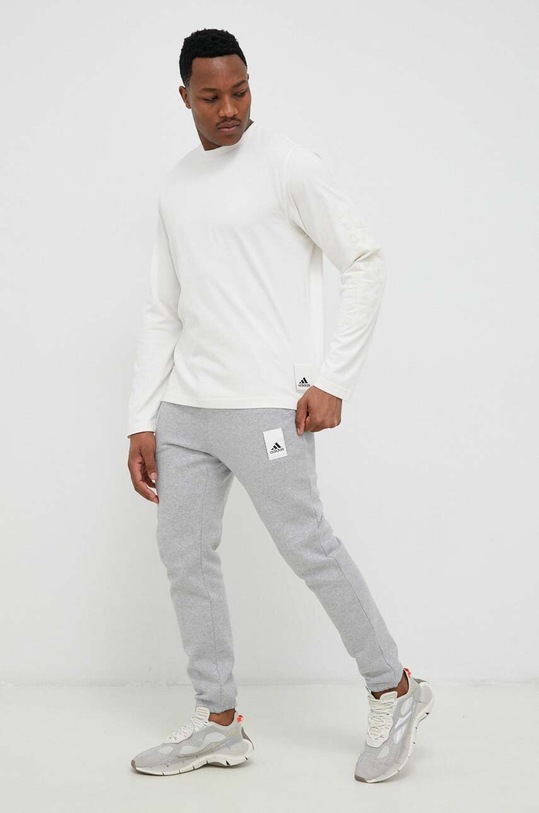 adidas longsleeve bawełniany IA9350 beżowy SS23