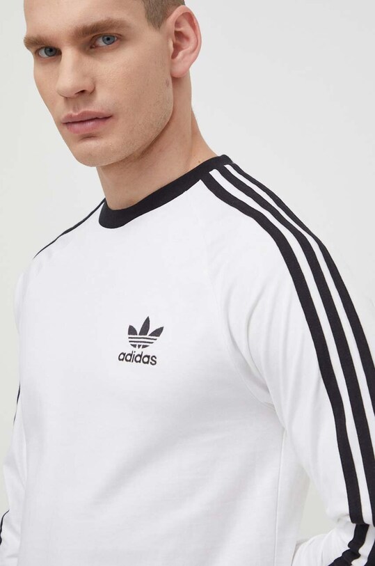 Bavlněné tričko s dlouhým rukávem adidas Originals bílá IA4879