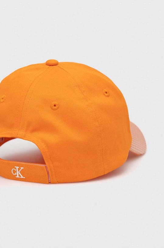 Dziewczynka Calvin Klein Jeans czapka z daszkiem bawełniana dziecięca IU0IU00425.PPYX pomarańczowy