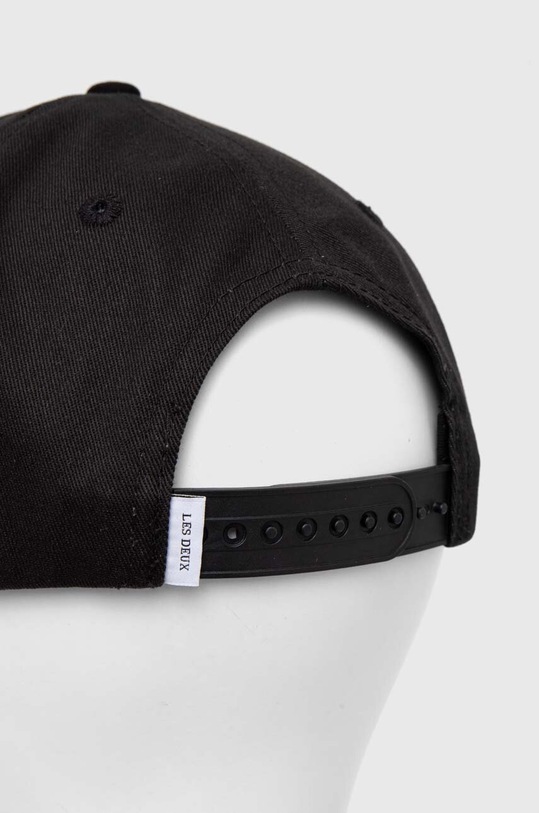 Akcesoria Les Deux czapka z daszkiem LDM702003. czarny