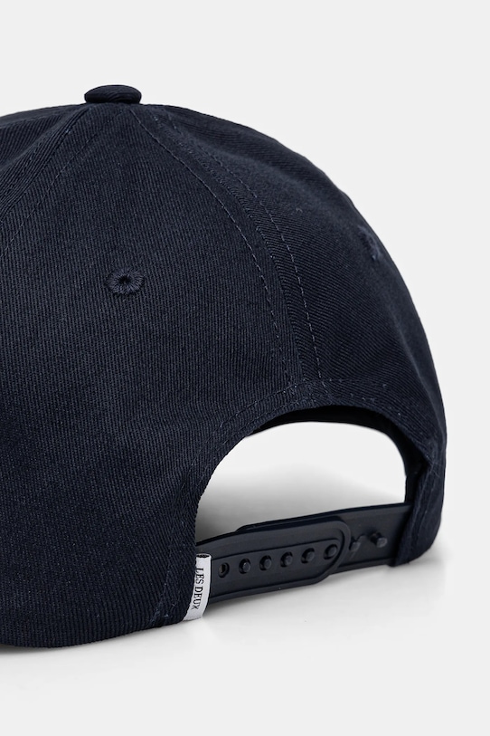 Akcesoria Les Deux czapka z daszkiem bawełniana LDM702043. granatowy