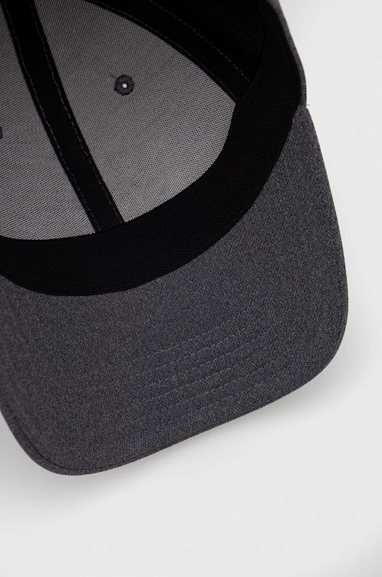 Šiltovka Under Armour sivá 1376700