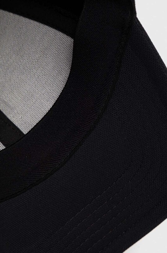 Under Armour czapka z daszkiem czarny 1376700