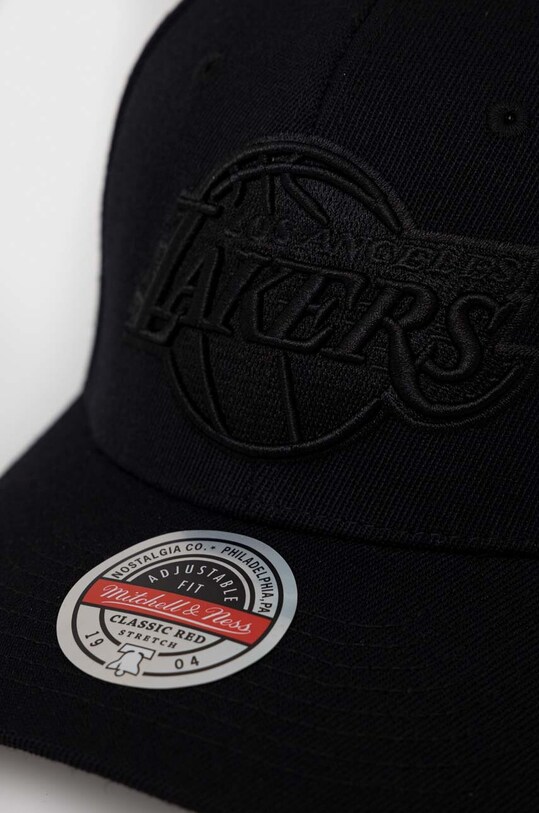 Шапка с козирка с вълна Mitchell&Ness Brooklyn Nets черен INTL101