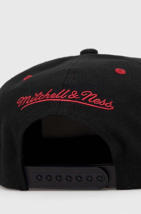 Аксессуары Кепка Mitchell&Ness Chicago Bulls HHSS5289.CBUYYPPPBLC чёрный