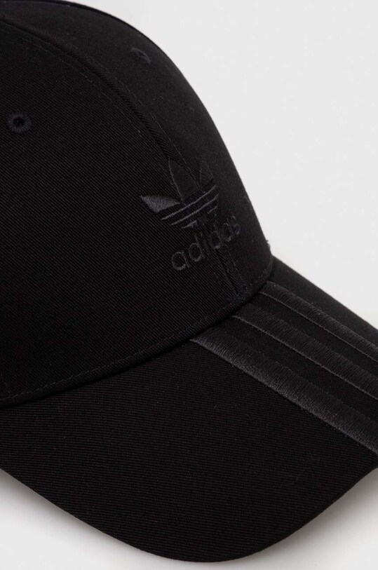 Бавовняна бейсболка adidas Originals II0702 чорний SS24