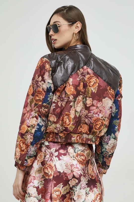 Odzież Guess kurtka W3RL17.WEL80 brązowy