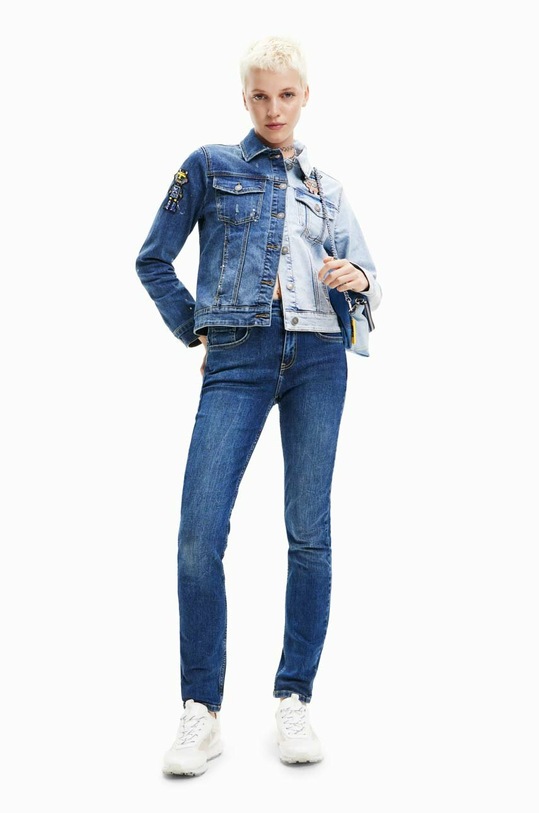 Odzież Desigual kurtka jeansowa 23SWED43 niebieski