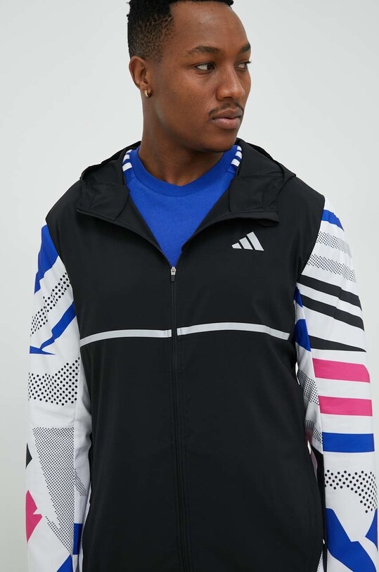 Bežecká bunda adidas Performance Own the Run Seasonal čierna HM8431