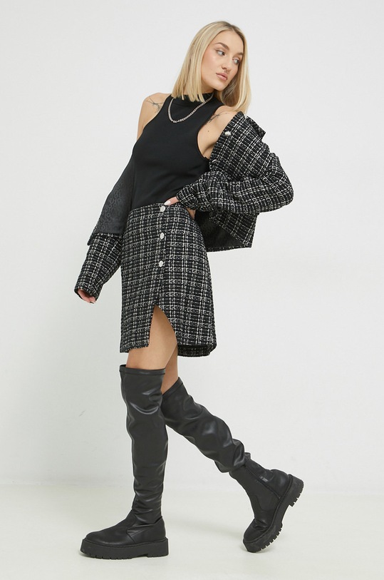 Sako HUGO 50482553 černá SS23