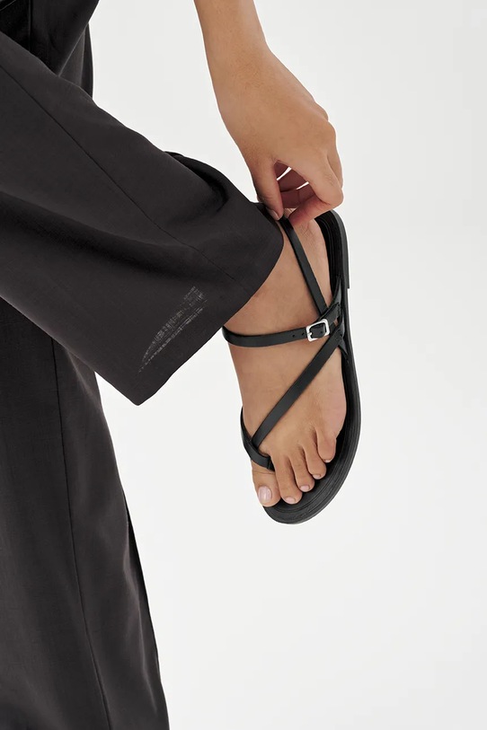 Kožené sandály Vagabond Shoemakers TIA 2.0 5531.401.20