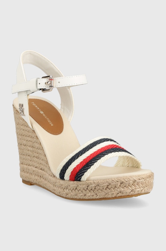 Sandále Tommy Hilfiger CORPORATE WEDGE FW0FW07086 béžová SS23