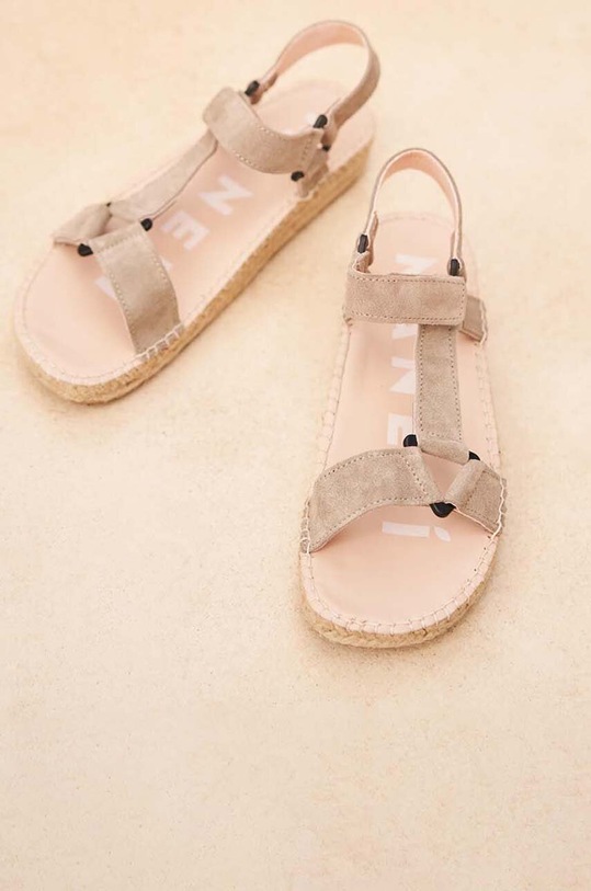 Σανδάλια σουέτ Manebi Hiking Sandals Hiking Sandals W.1.9.JH καφέ SS23