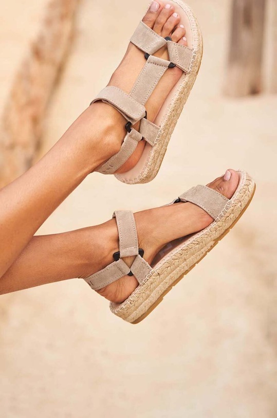 Σανδάλια σουέτ Manebi Hiking Sandals Hiking Sandals καφέ W.1.9.JH