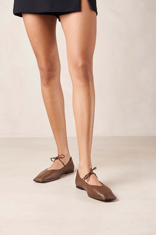 Kožené baleríny Alohas Sway S00191.13 hnědá