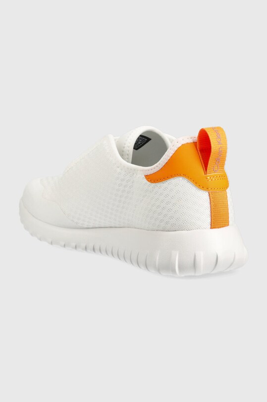 Взуття Кросівки Calvin Klein Jeans SPORTY RUNNER EVA SLIPON MESH YM0YM00627 білий