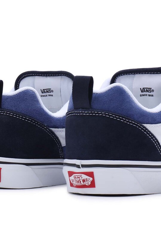 Shoes Vans Knu Skool Navy White VN0009QCNWD blue