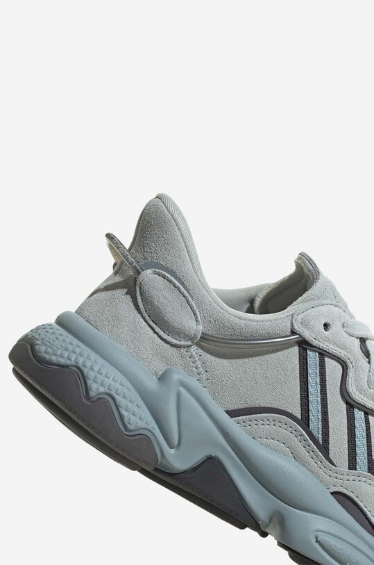 Semišové tenisky adidas Originals Ozweego J HQ1633 sivá