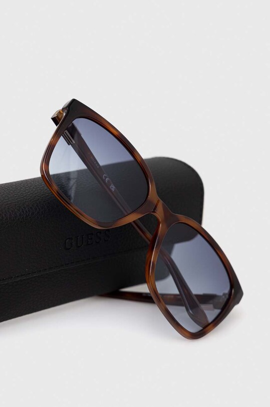 Guess okulary przeciwsłoneczne brązowy GU7865.5753W