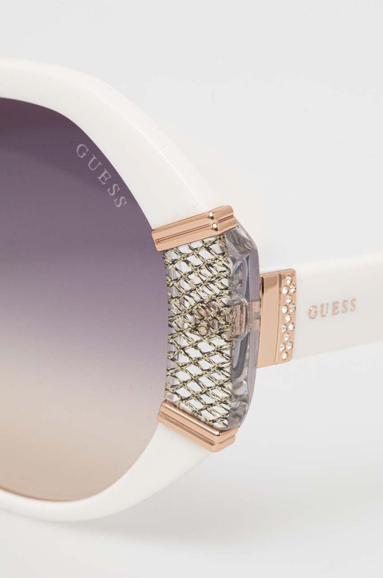 Guess napszemüveg fehér GU7874.5425B