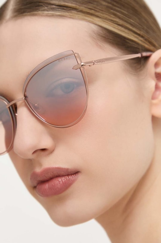 Sluneční brýle Guess zrcadlová zlatá GU7617.28U