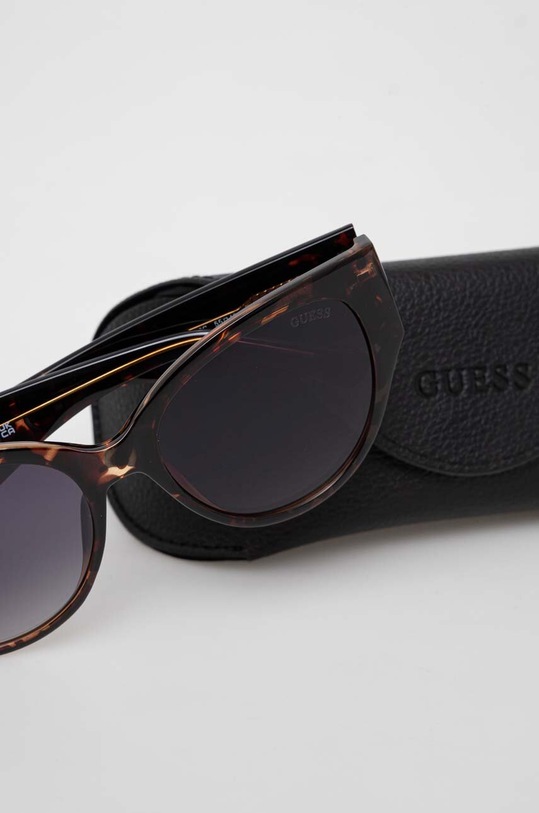 Guess napszemüveg GF6118.52C barna