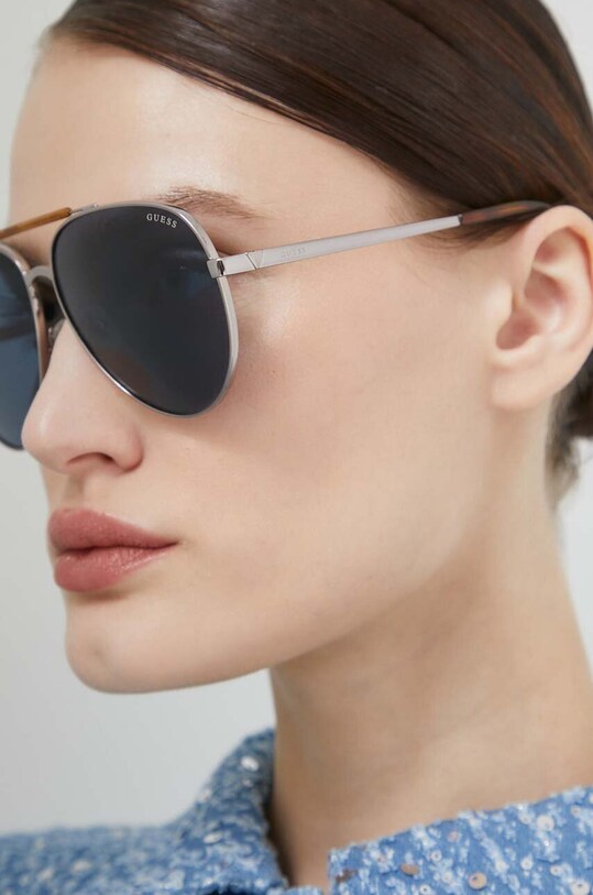 Солнцезащитные очки Guess GU5209.6308V мультиколор