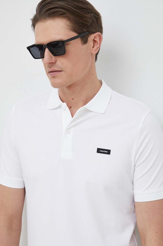 Тениска с яка Calvin Klein вталена бял K10K111196.PPYX