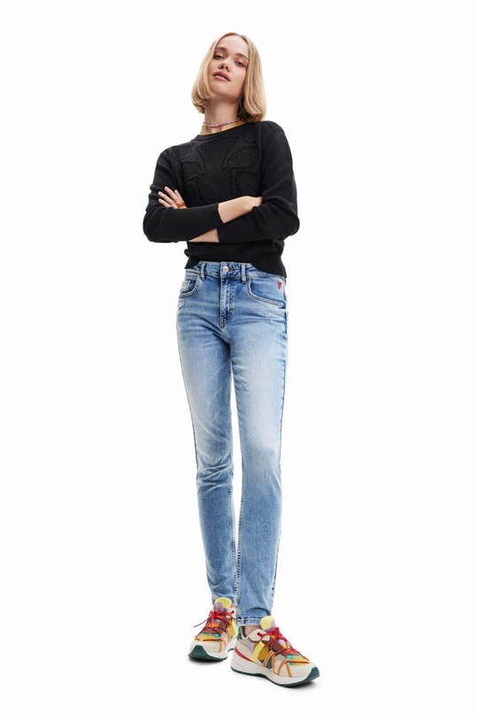Odzież Desigual jeansy 23SWDD21 niebieski