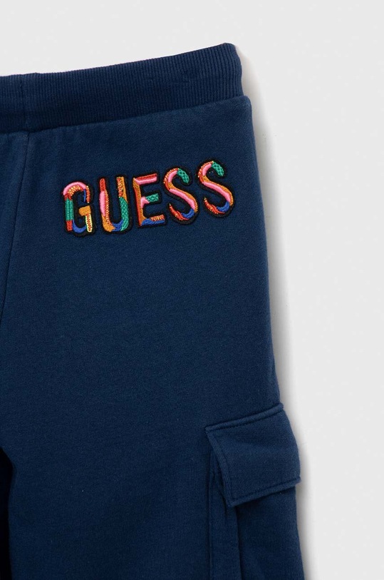 Chłopiec Guess spodnie dresowe bawełniane dziecięce N3GQ11.KA6R0.PPYX granatowy