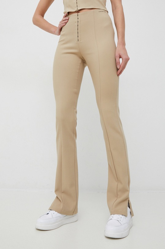 Hlače Calvin Klein Jeans Z elastanom bež J20J220529.PPYX