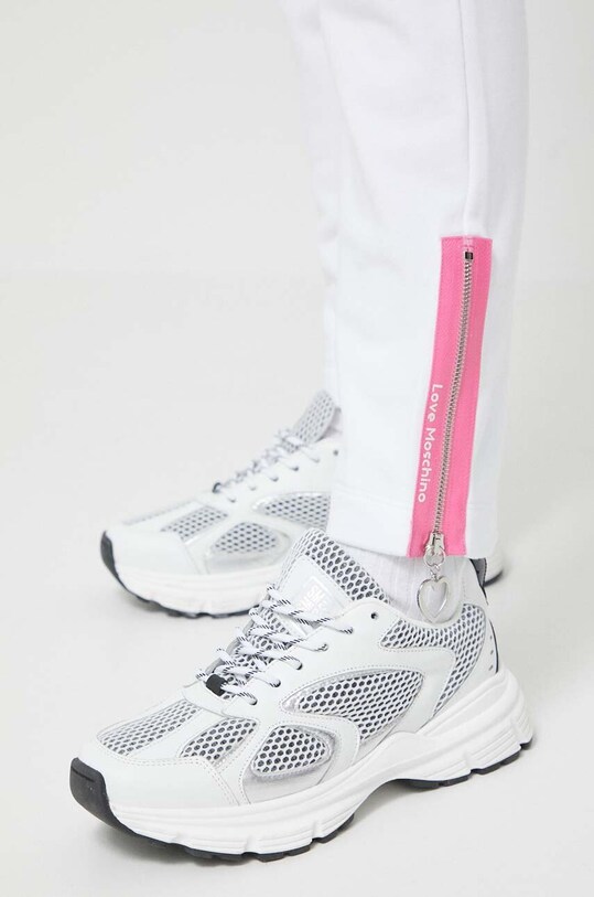 Bavlněné tepláky Love Moschino bílá W.1.556.83.M.4457