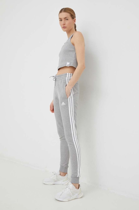 adidas pantaloni de trening din bumbac IC9922 gri SS23