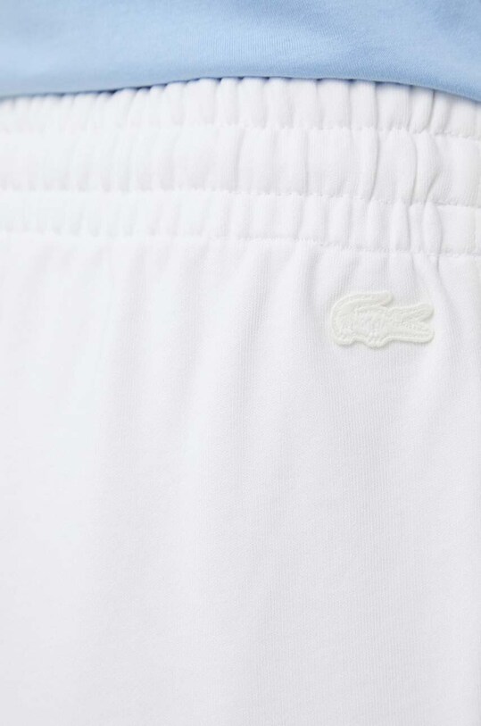 Памучен спортен панталон Lacoste x Netflix XF7335 бял