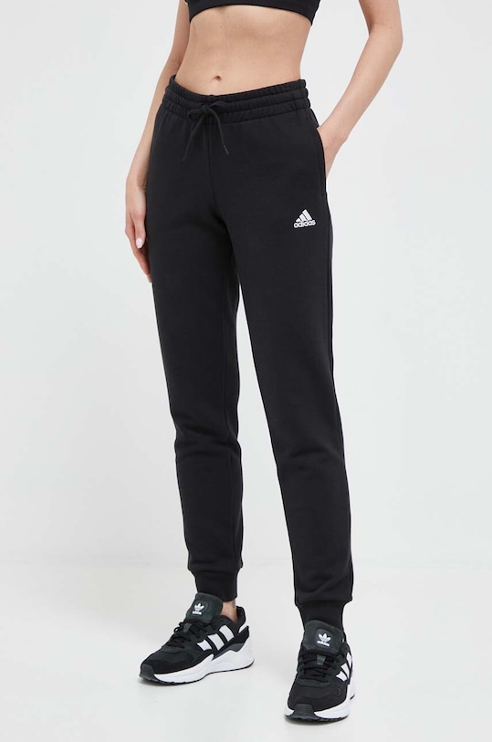 Хлопковые спортивные штаны adidas гладкий чёрный IC6868