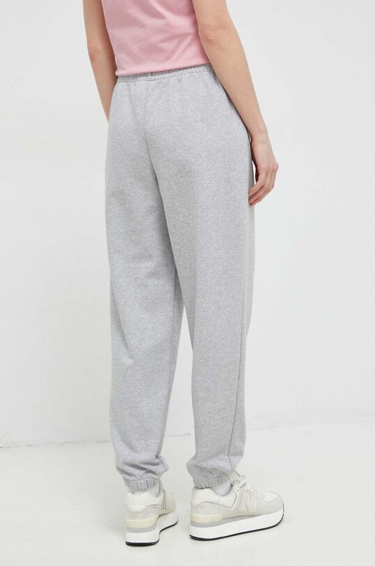 Îmbrăcăminte New Balance pantaloni de trening WP31530AG gri