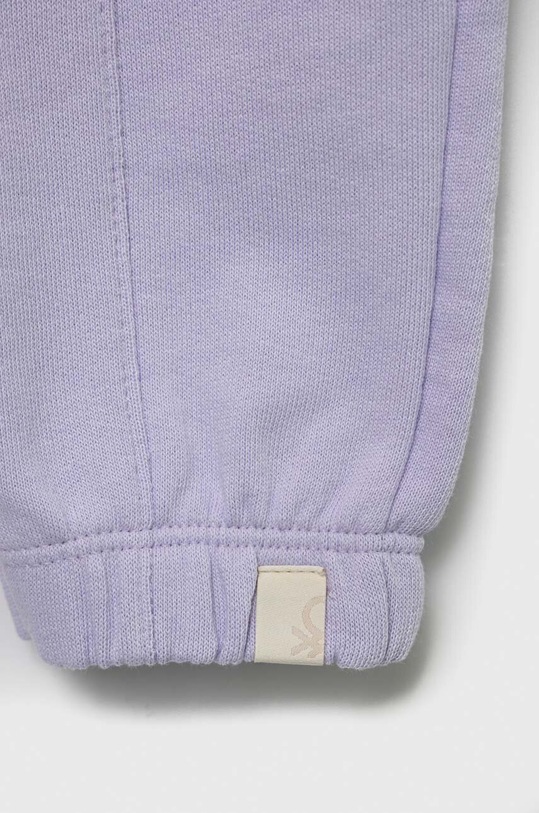 United Colors of Benetton spodnie dresowe 3UHRGF01R.P.SEASONAL fioletowy SS23