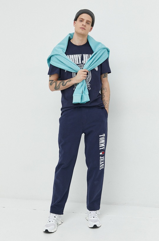 Βαμβακερό παντελόνι Tommy Jeans DM0DM15792.PPYX σκούρο μπλε SS23