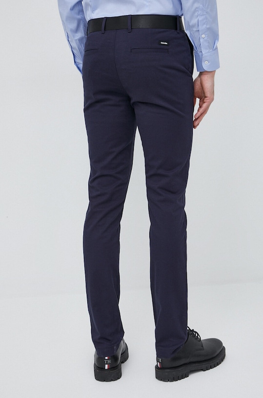 Kalhoty Calvin Klein K10K110979.PPYX námořnická modř SS24