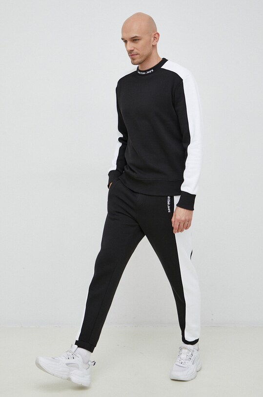 Calvin Klein Jeans spodnie dresowe J30J323155.PPYX czarny SS23