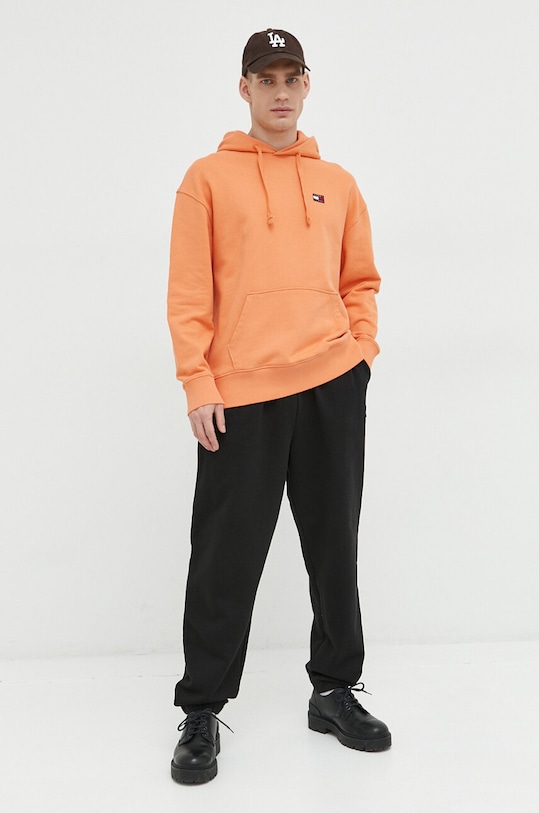 Bavlněné tepláky Tommy Jeans DM0DM16336.PPYX černá SS23