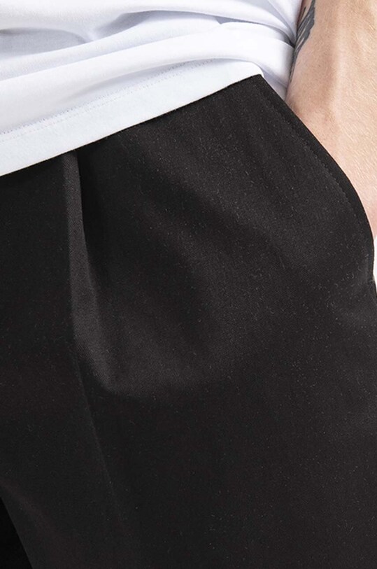 Neil Barett spodnie Pleat Loose Extra Low czarny BPA817.S010.01