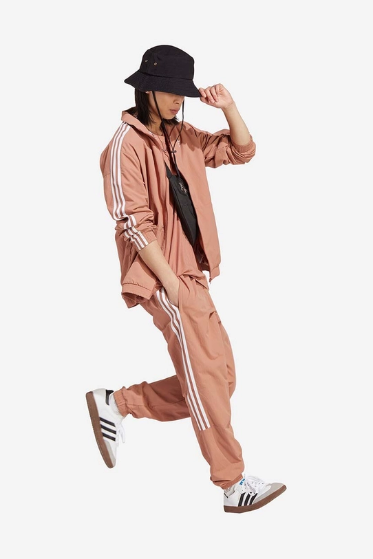 adidas Originals spodnie dresowe Adicolor Classics Lock-Up Trefoil Track Pants IA6356 brązowy SS23