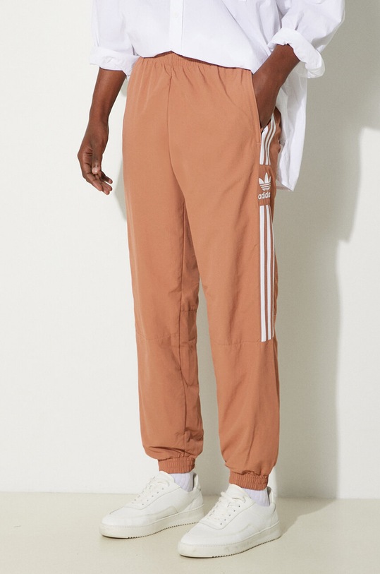 adidas Originals spodnie dresowe Adicolor Classics Lock-Up Trefoil Track Pants brązowy IA6356