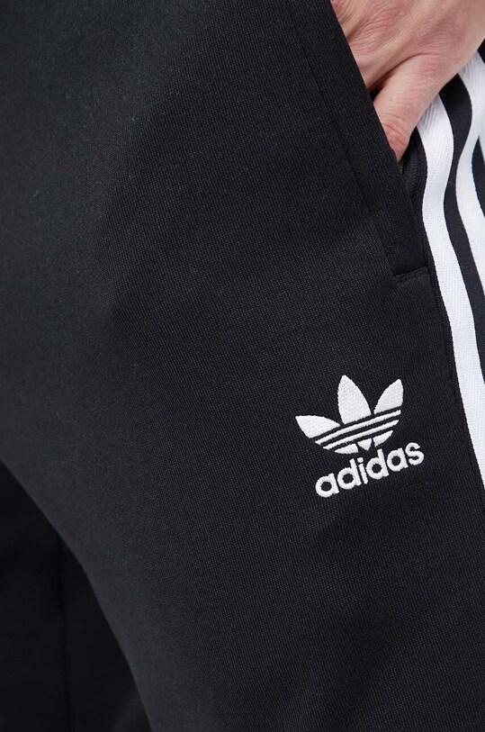 Βαμβακερό παντελόνι adidas Originals μαύρο IA4791