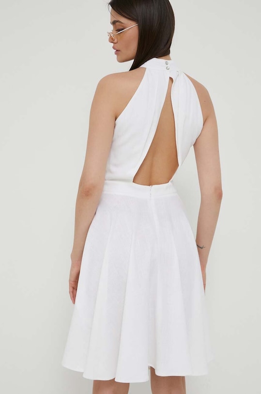 Ρούχα Φόρεμα από λινό μείγμα Love Moschino W.V.J44.01.T.498A λευκό