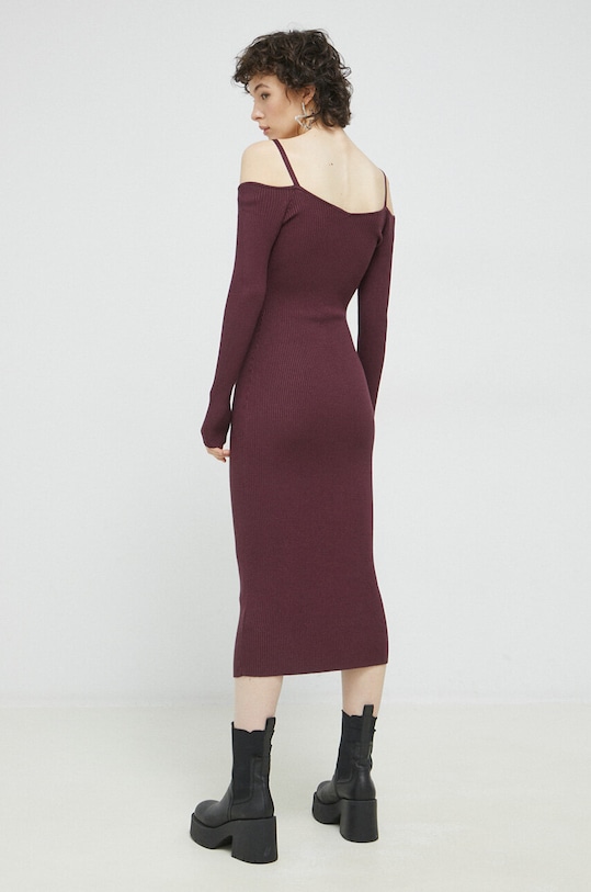 Abercrombie & Fitch rochie KI159.2896.620 burgundia SS23
